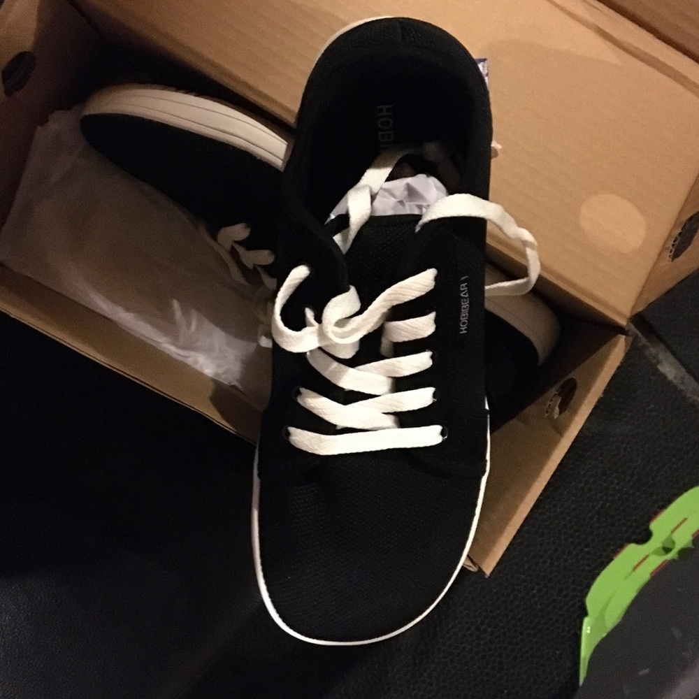 Hobibear Men's Casual Sneakers in Black